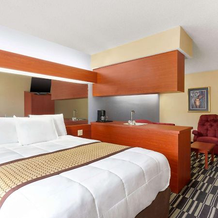 Microtel Inn & Suites By Wyndham Томасвилл Экстерьер фото