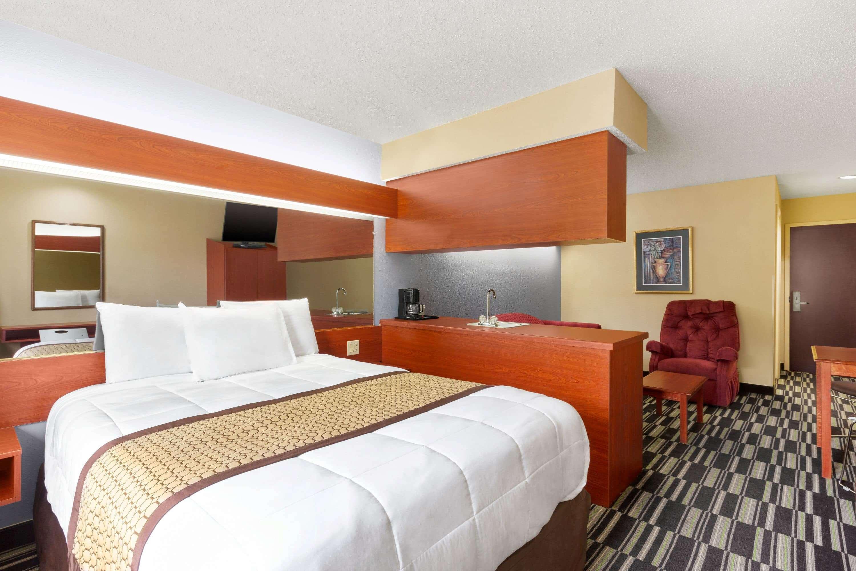 Microtel Inn & Suites By Wyndham Томасвилл Экстерьер фото