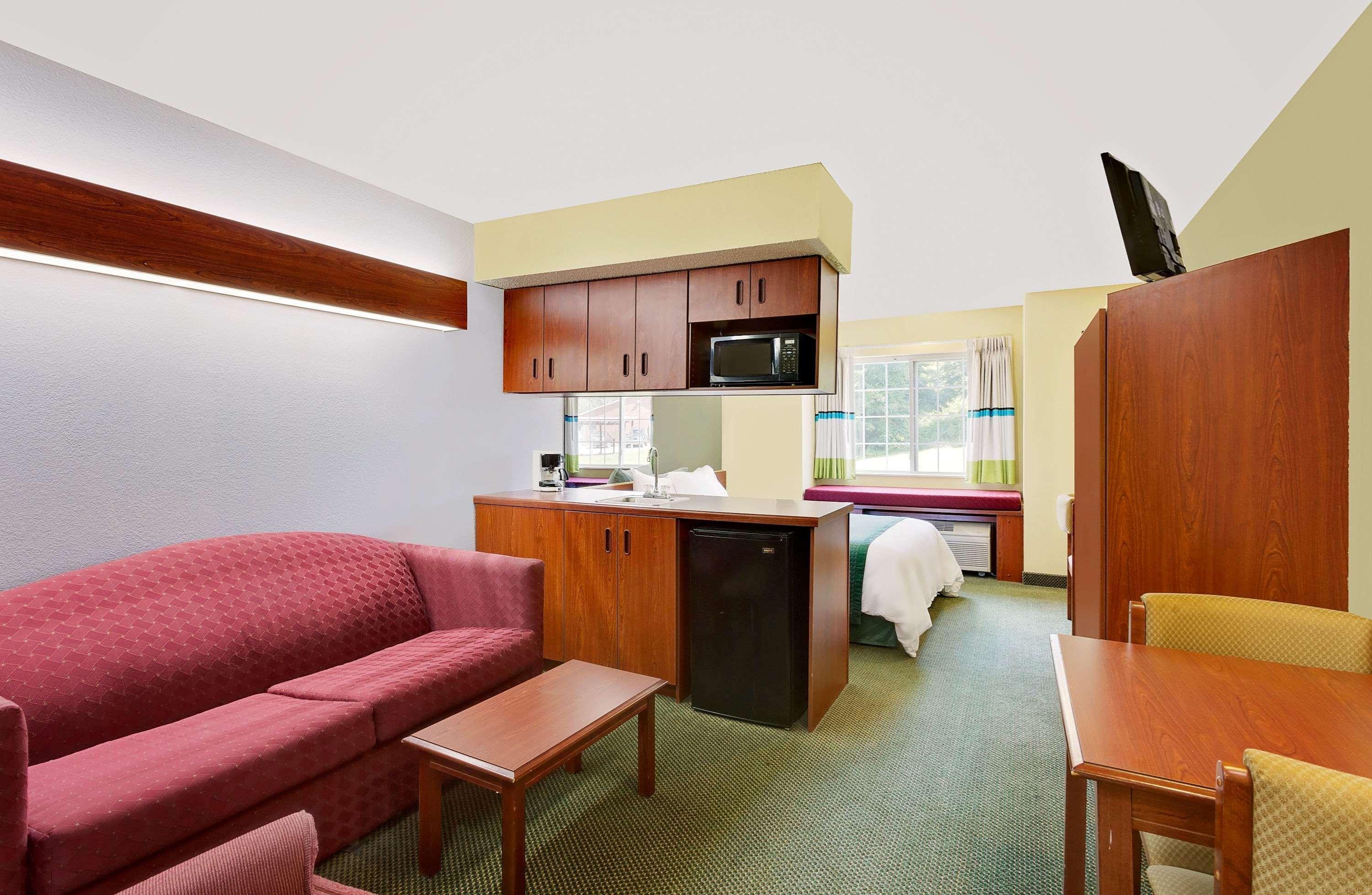 Microtel Inn & Suites By Wyndham Томасвилл Экстерьер фото